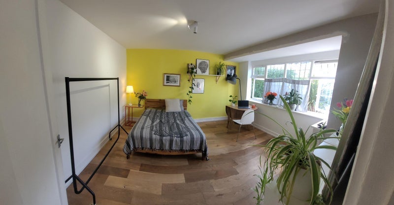 Room Markmanor Avenue in Greater London