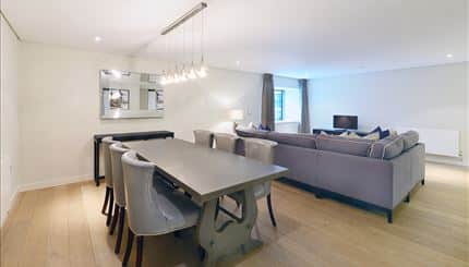 Flat Harbet Road in City of Westminster