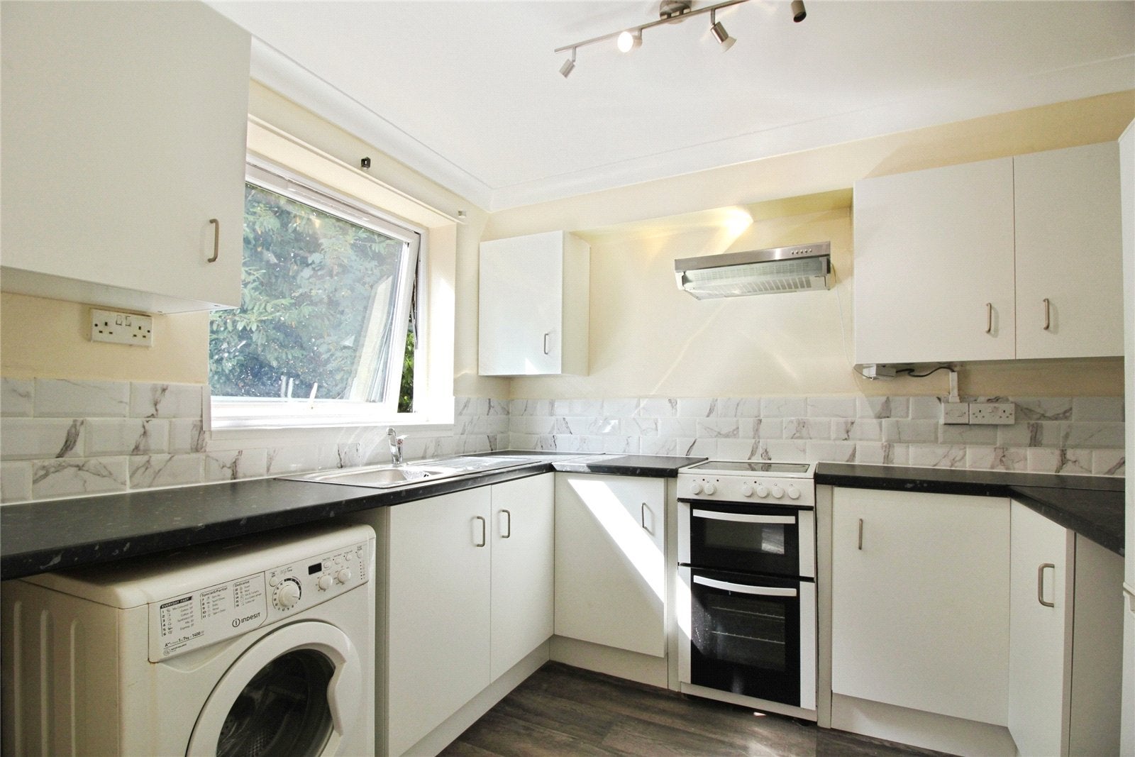 Flat Southcote Road in Reading