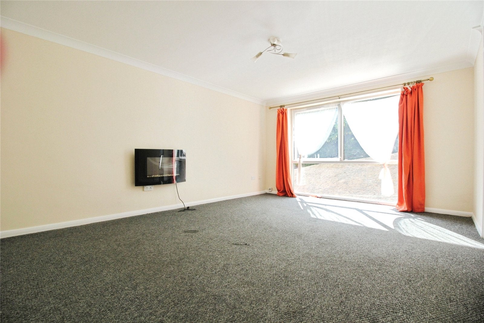 Flat Southcote Road in Reading