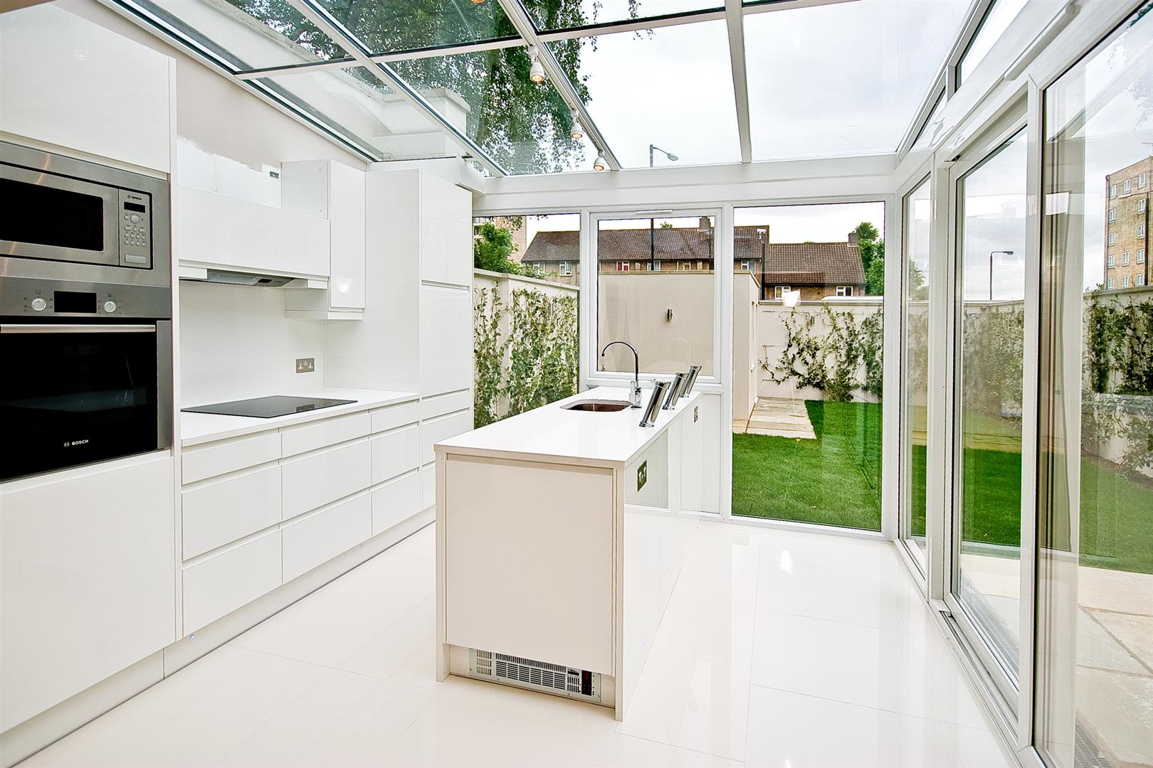 House Middlefield in Greater London