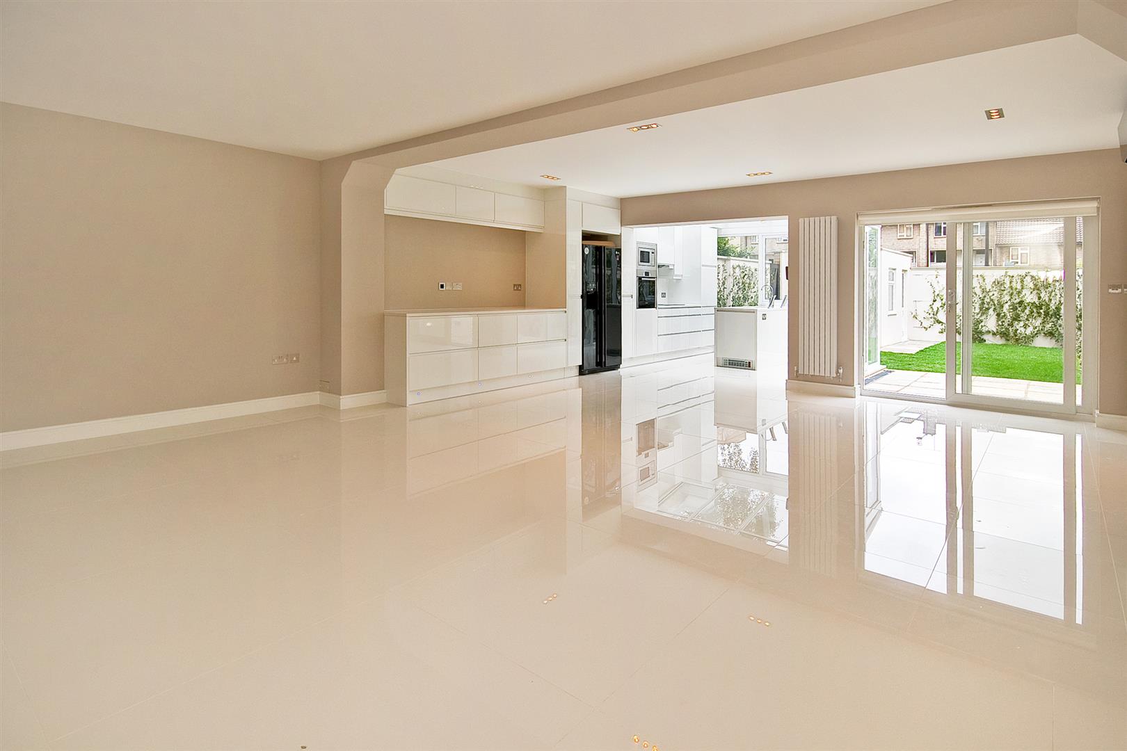 House Middlefield in Greater London