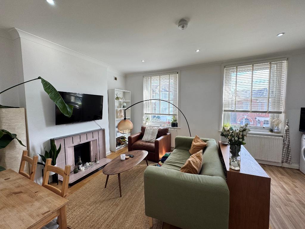 Flat Copleston Road in Greater London