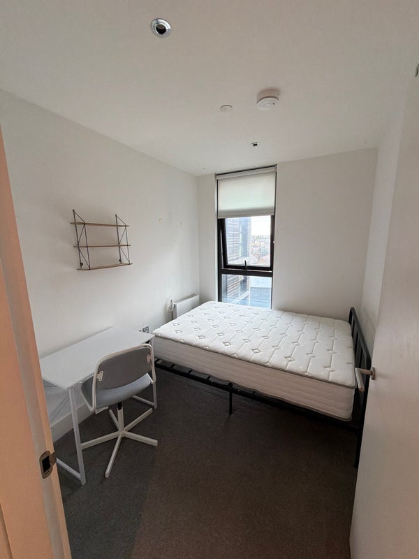 Flat Bowl Court in Greater London