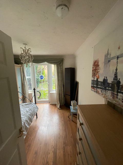 Room Franklin Road in Crawley
