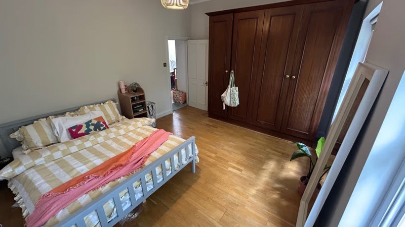 Room Willow Bridge Road in Greater London