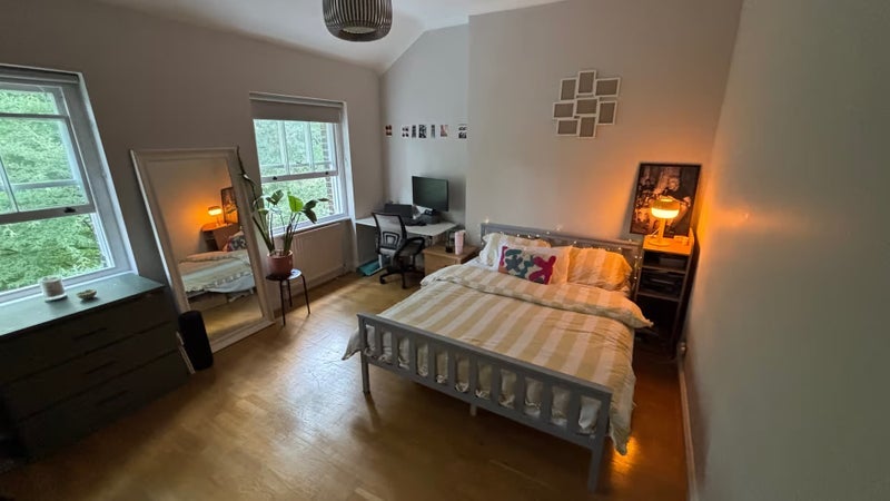 Room Willow Bridge Road in Greater London