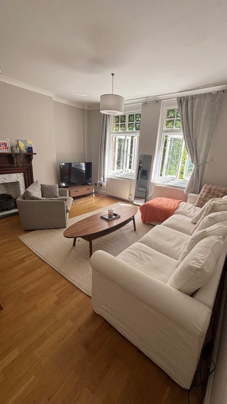 Room Willow Bridge Road in Greater London