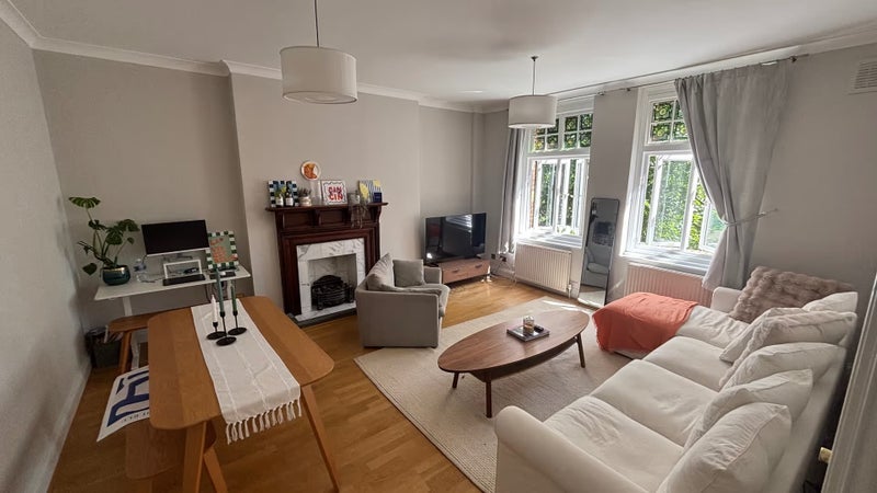 Room Willow Bridge Road in Greater London