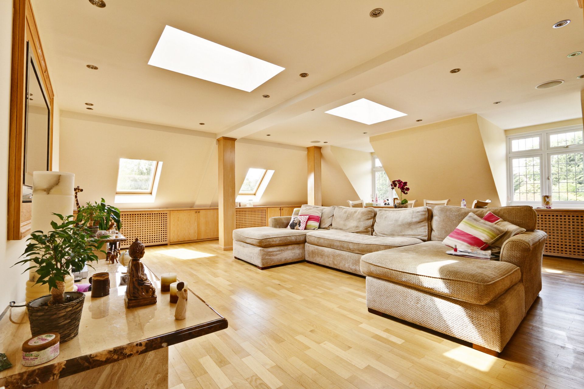 Room Greenbrook Avenue in London