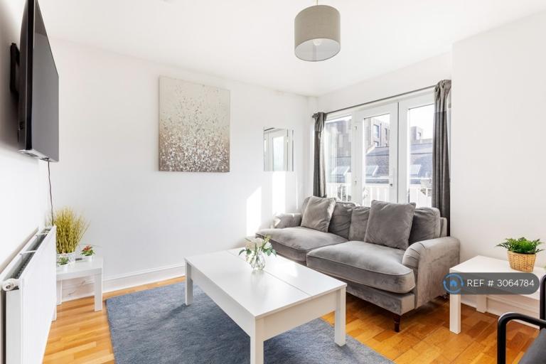 Flat Princelet Street in Greater London