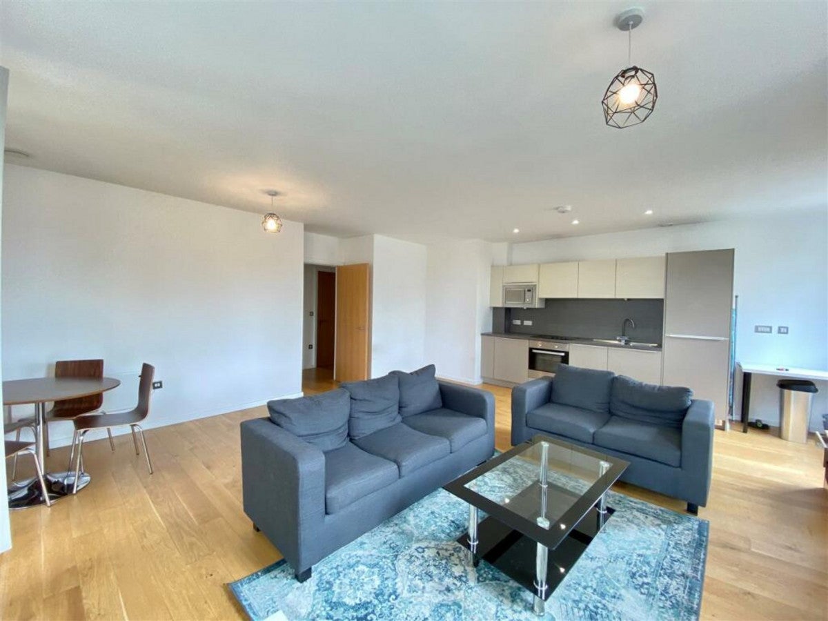 Flat Bethnal Green Road in Greater London
