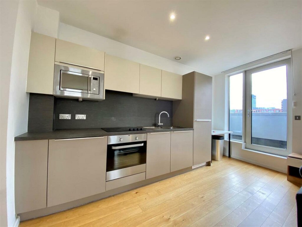 Flat Bethnal Green Road in Greater London