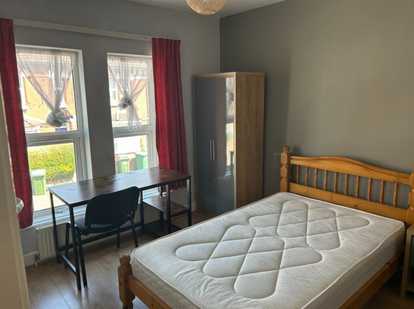 Room Wilton Avenue in Southampton