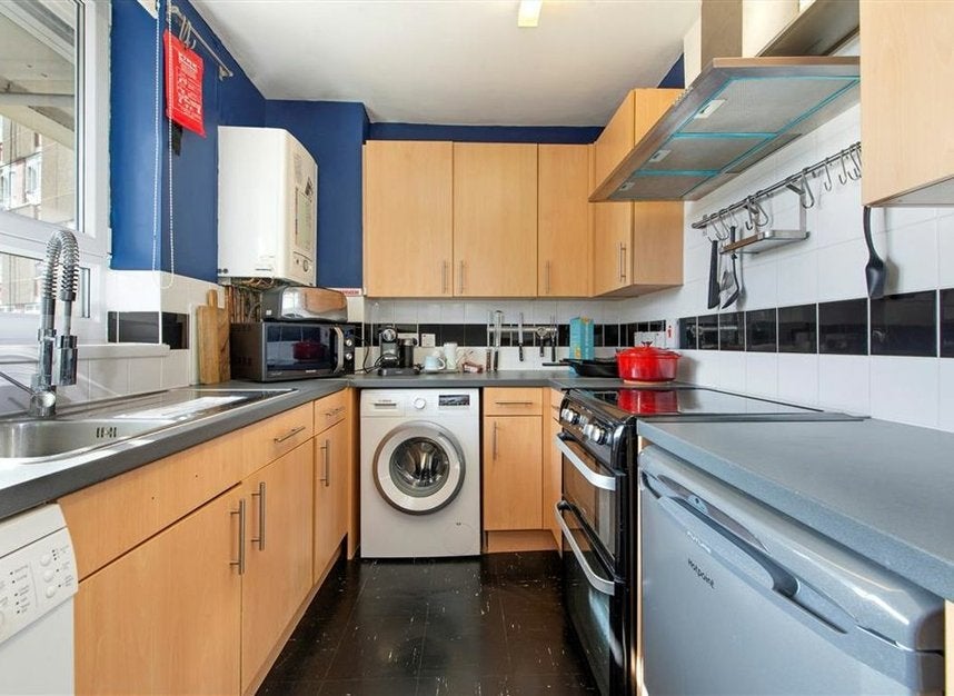 Flat Diss Street in Greater London