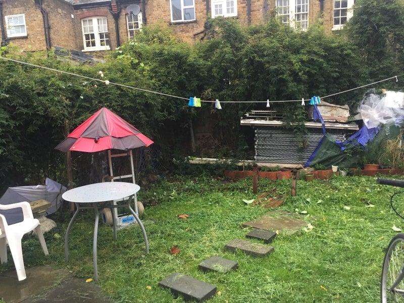 Room Inville Road in Greater London