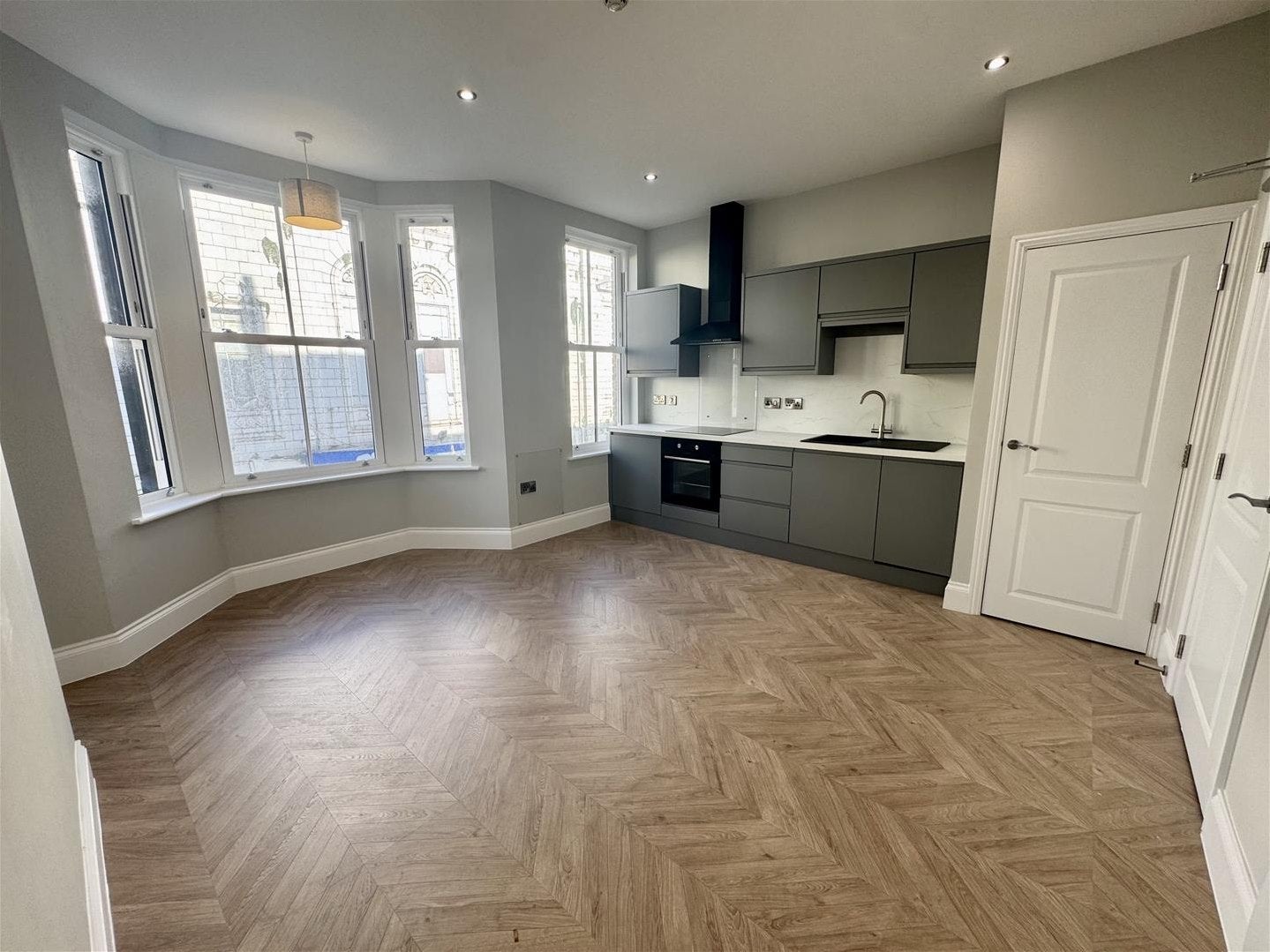 Flat Albemarle Crescent in Scarborough