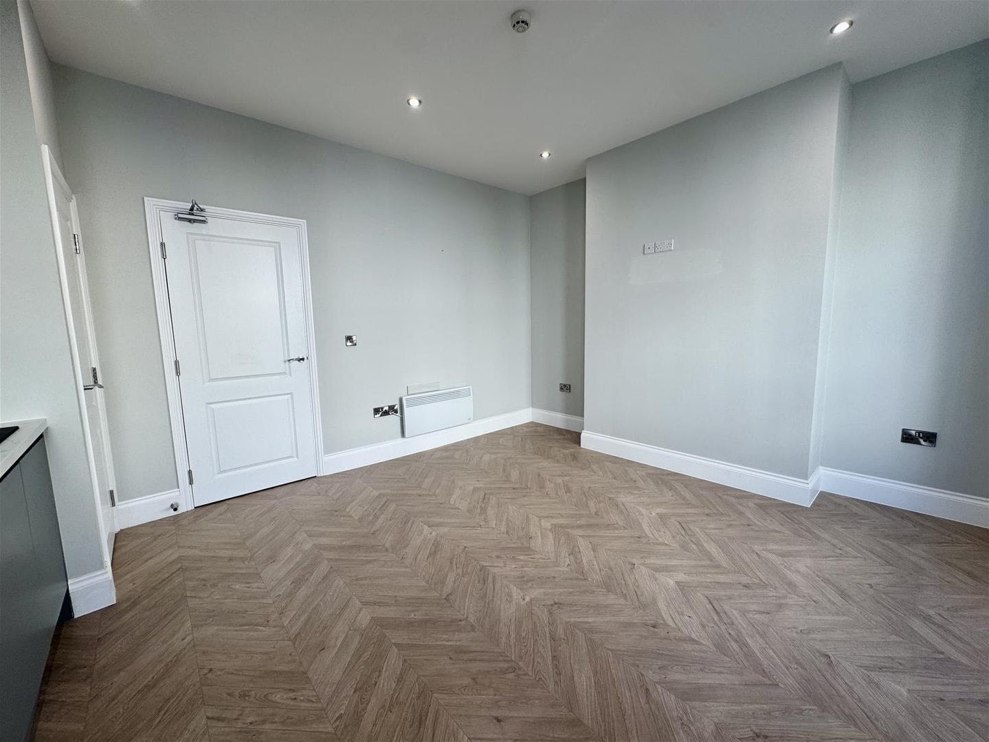 Flat Albemarle Crescent in Scarborough