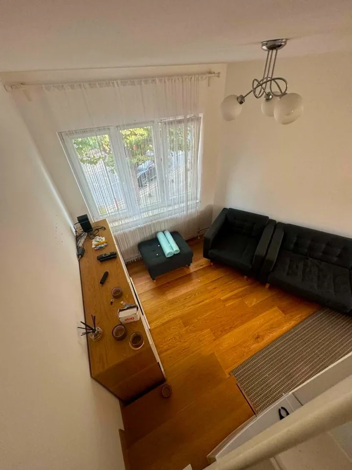 Flat Lonsdale Avenue in Greater London