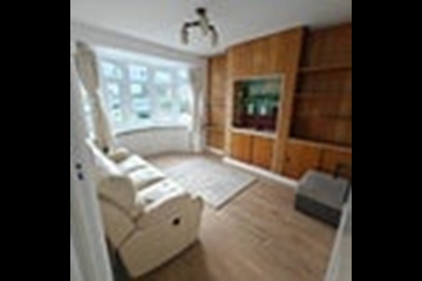 Room Redfern Avenue in Greater London