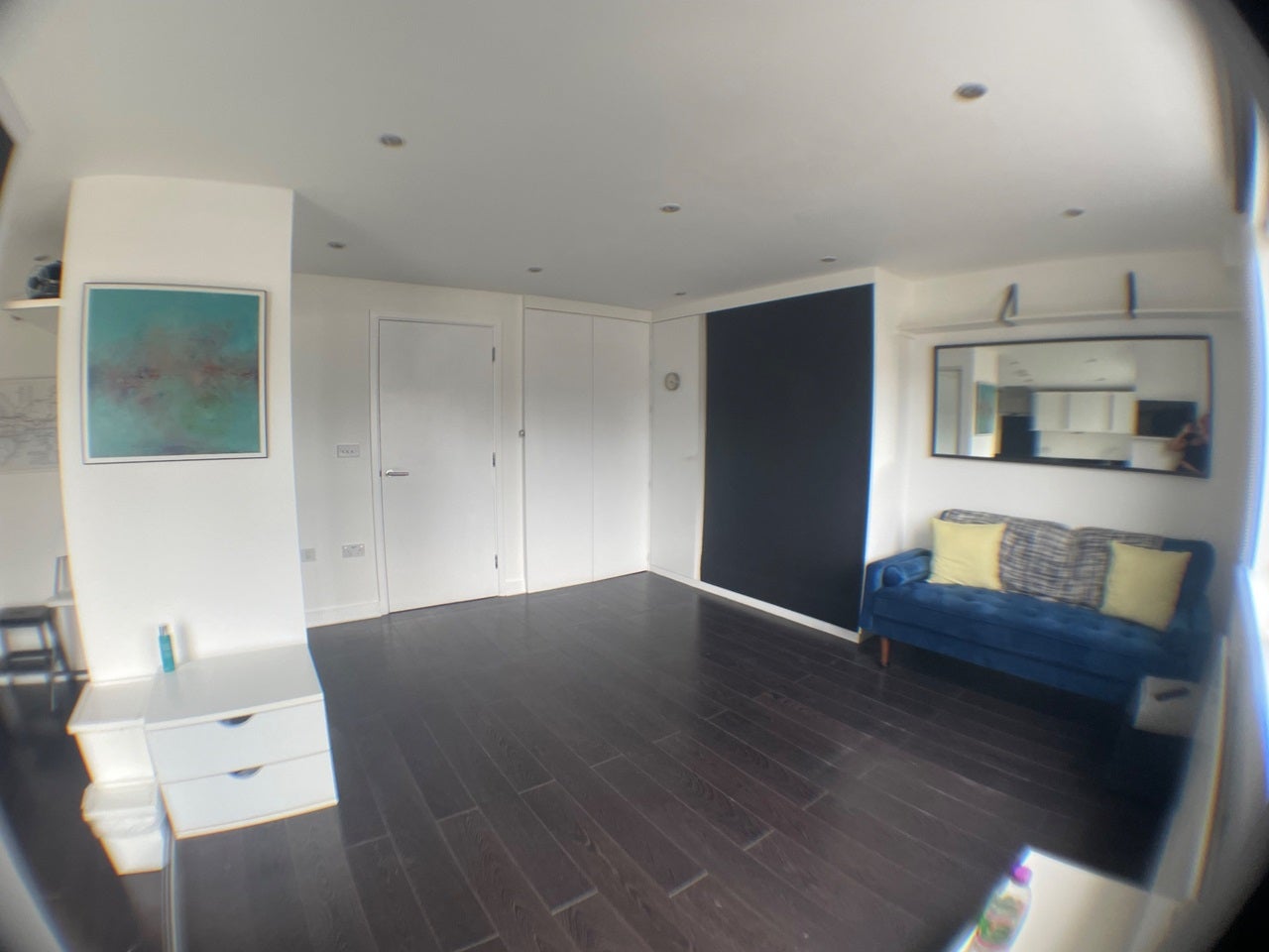 Flat Pulross Road in Greater London
