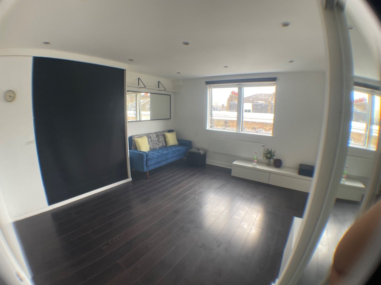 Flat Pulross Road in Greater London