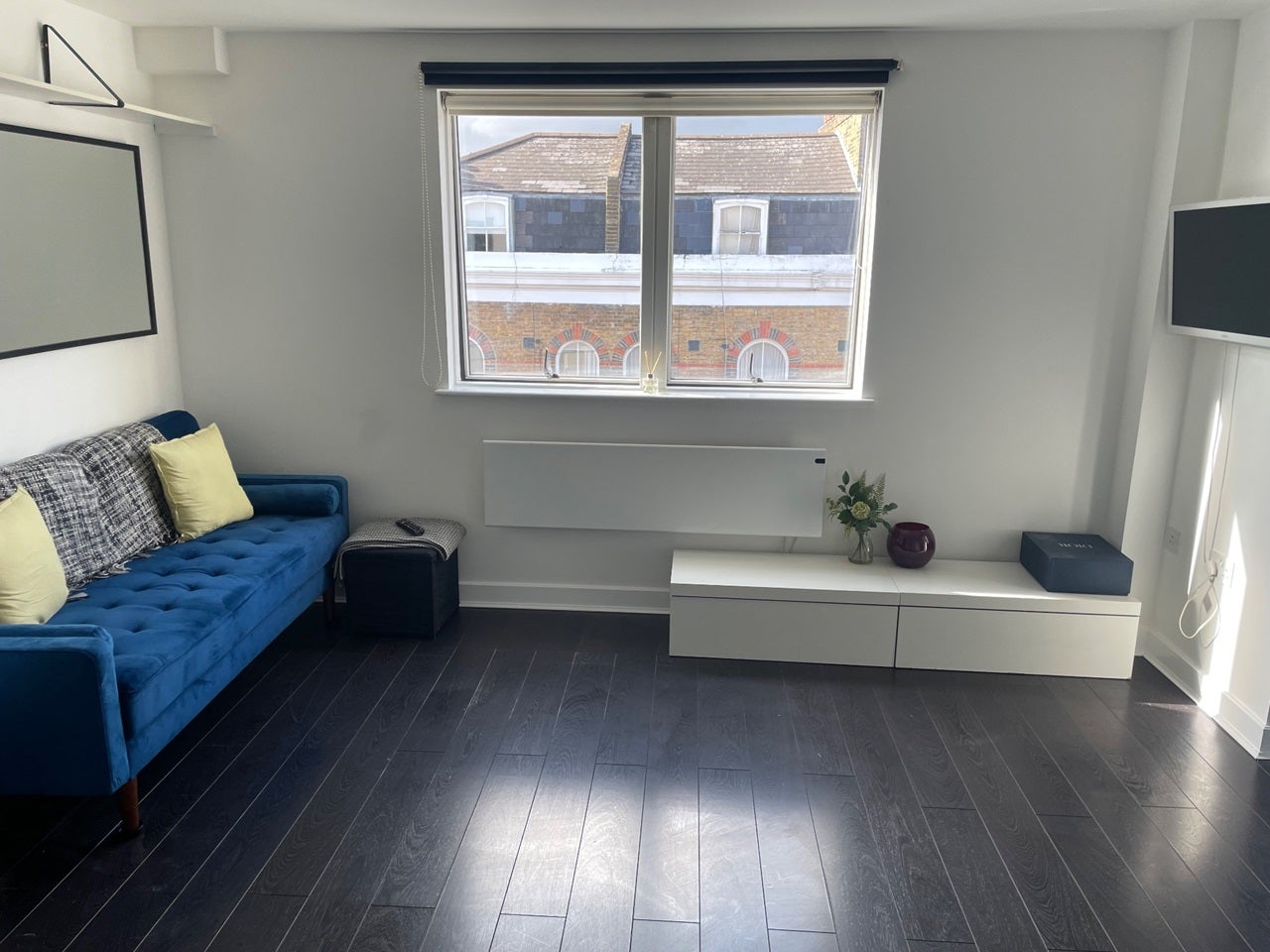Flat Pulross Road in Greater London