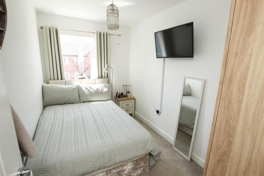 House Heatherfields Cresent in Doncaster