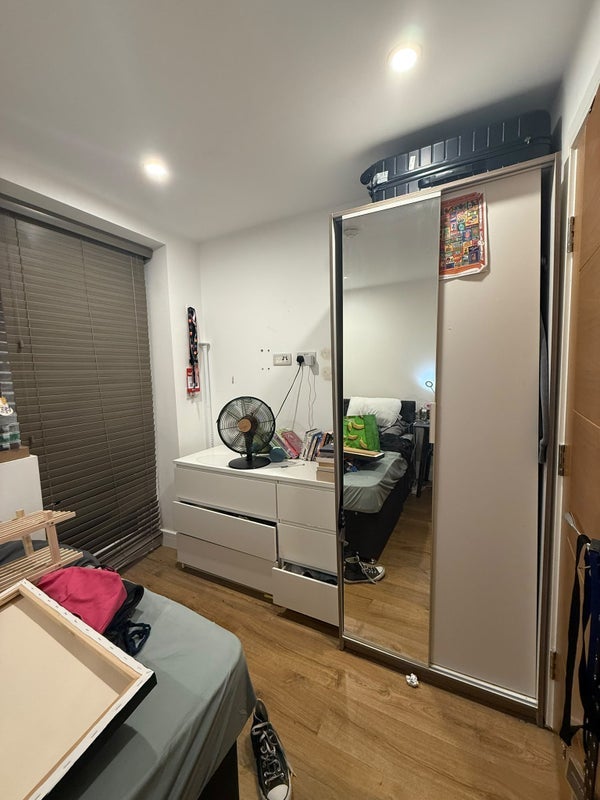 Room Atwater Close in Greater London