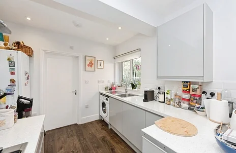 Flat Darell Road in Greater London