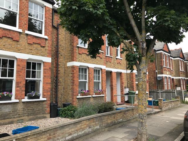 Flat Darell Road in Greater London