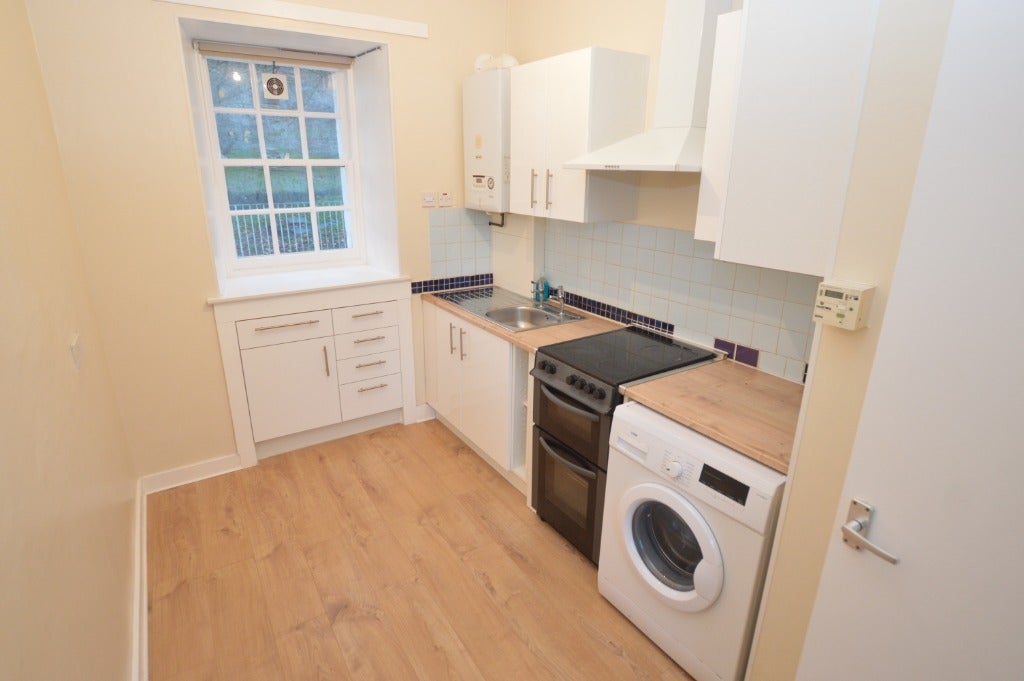 Flat East Quality Street in Kirkcaldy