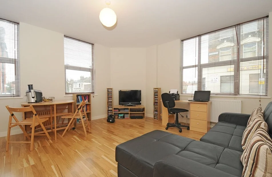 Flat Lanier Road in Greater London