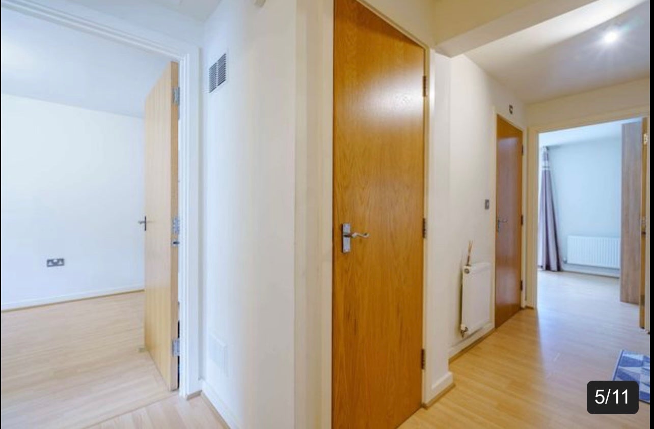 Flat Bailey Close in Greater London