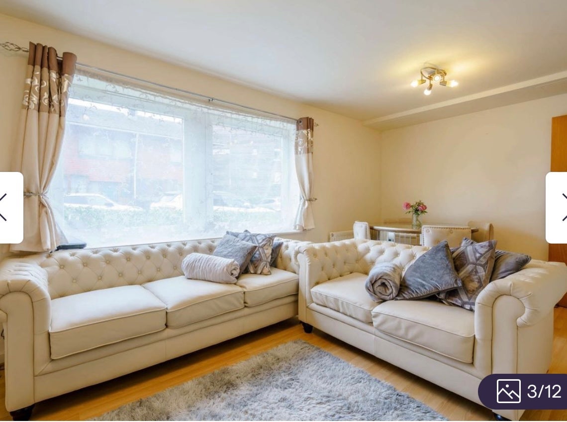 Flat Bailey Close in Greater London