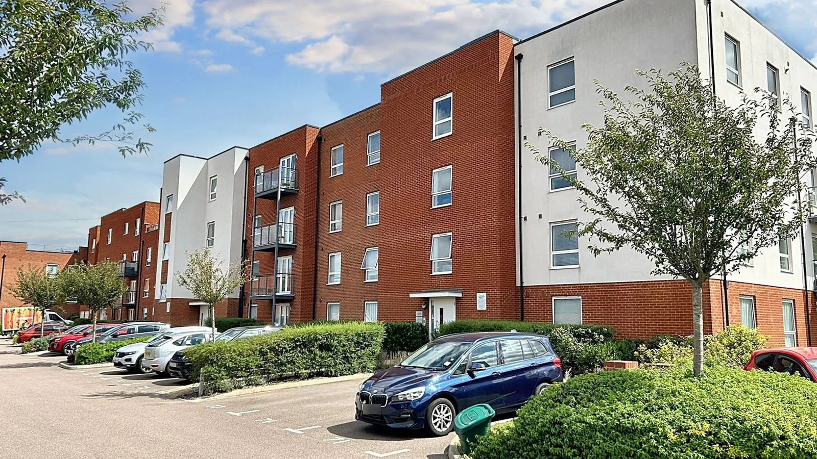 Flat Lett Lane in Ebbsfleet Garden City