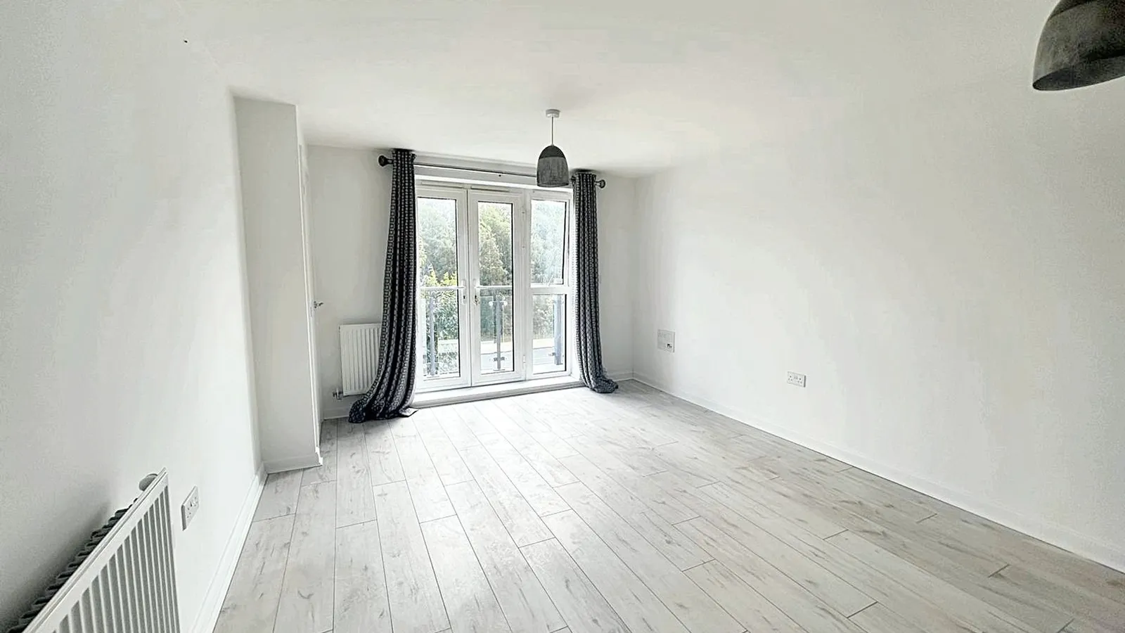 Flat Lett Lane in Ebbsfleet Garden City