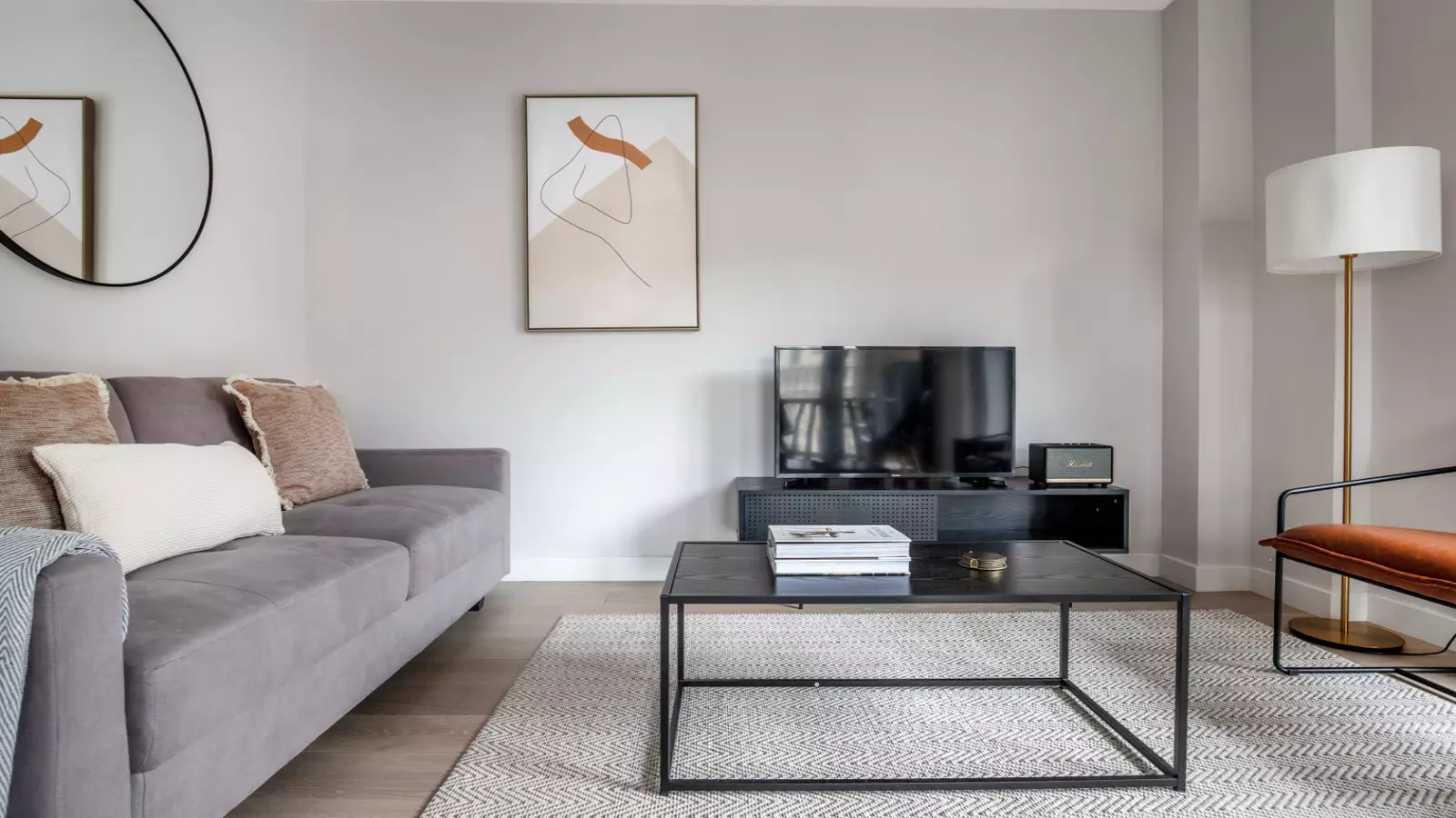 Flat Ufford Street in Greater London