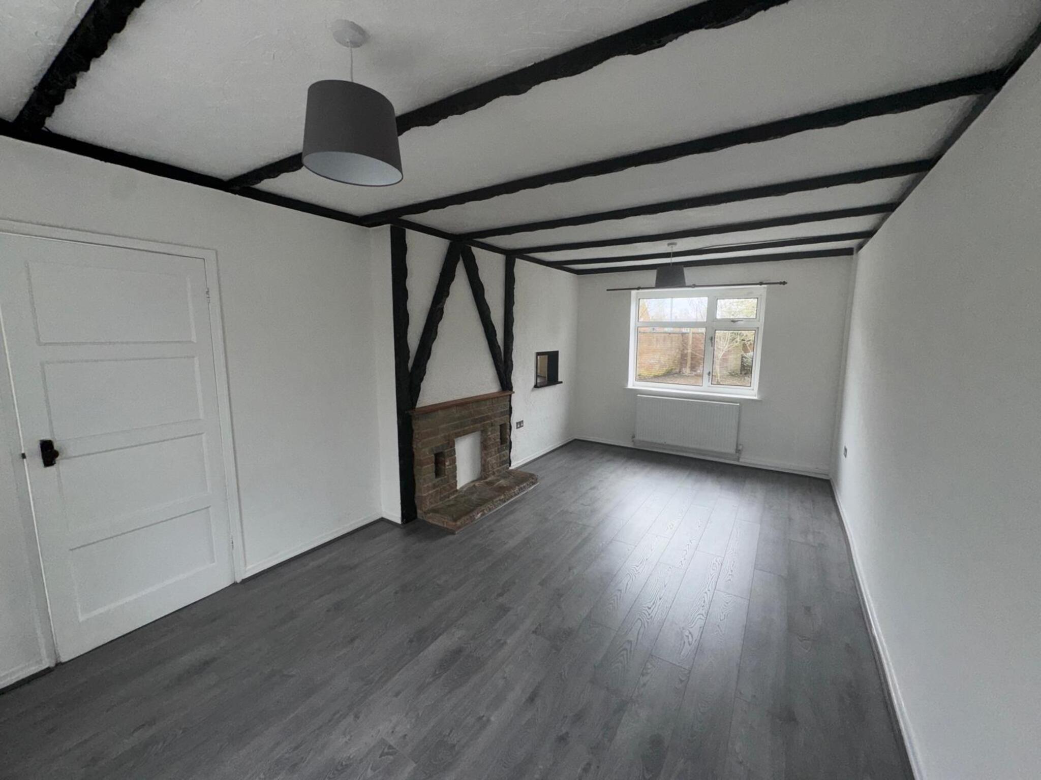 Flat Durham Avenue in Willenhall