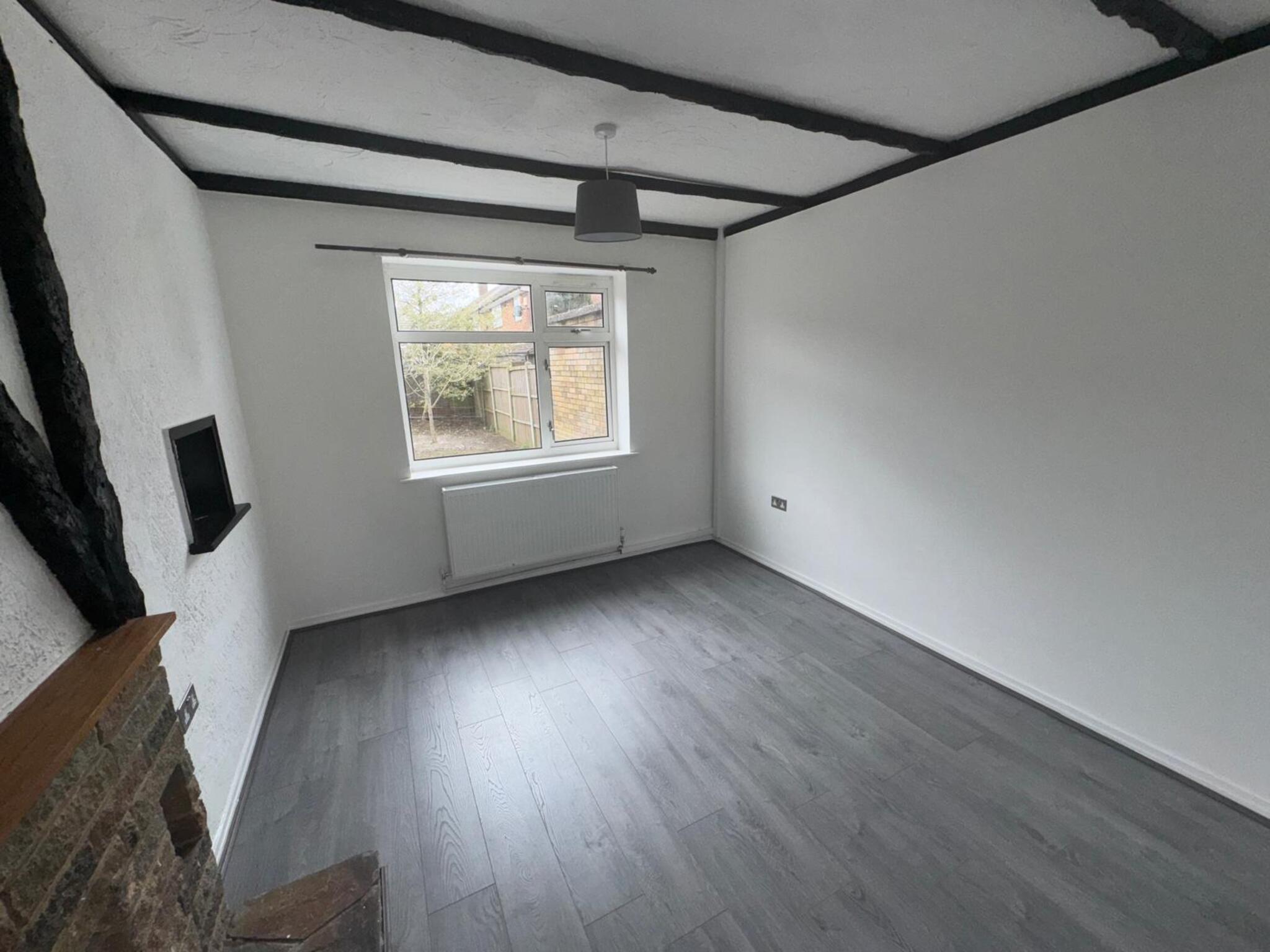Flat Durham Avenue in Willenhall