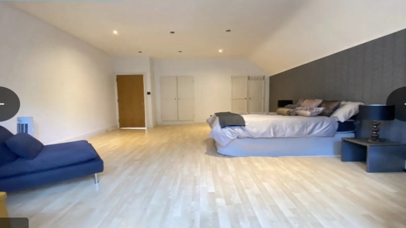 Flat Mapesbury Road in Greater London