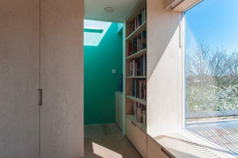 Room Markhouse Avenue in Greater London