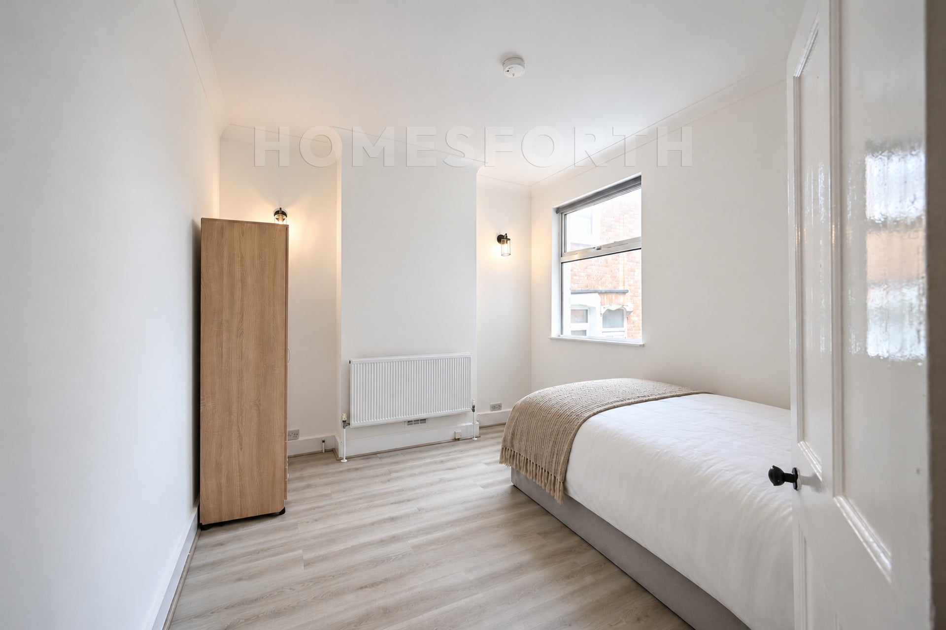 Flat Greenford Avenue in Greater London