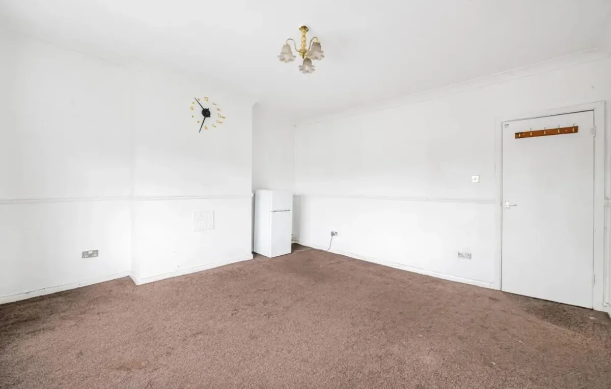 Flat Selhurst Road in Greater London