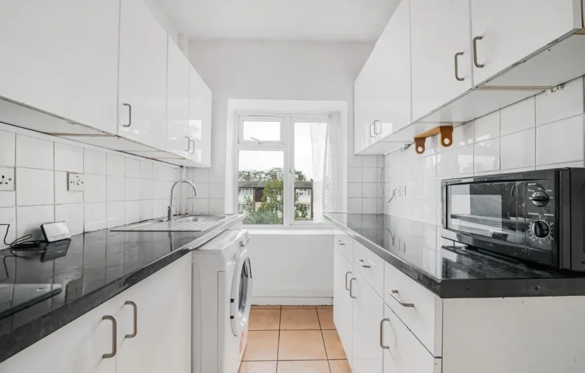 Flat Selhurst Road in Greater London