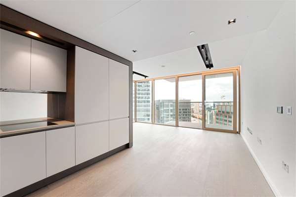 Flat Park Drive in Greater London