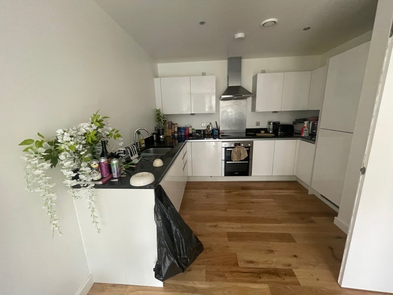 Flat Copperwood Place in Greater London