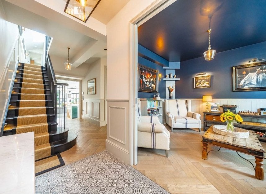 House Edna Street in Greater London