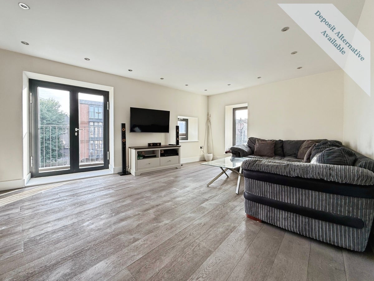 Flat Lyons Crescent in Tonbridge and Malling