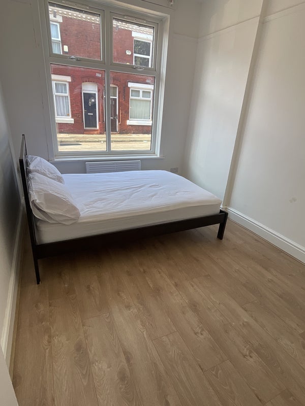Room Carnforth Street in Manchester